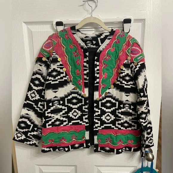 America & Beyond Women’s Pink Black White Aztec Pattern Gold Coin Jacket Sz M - Picture 1 of 8